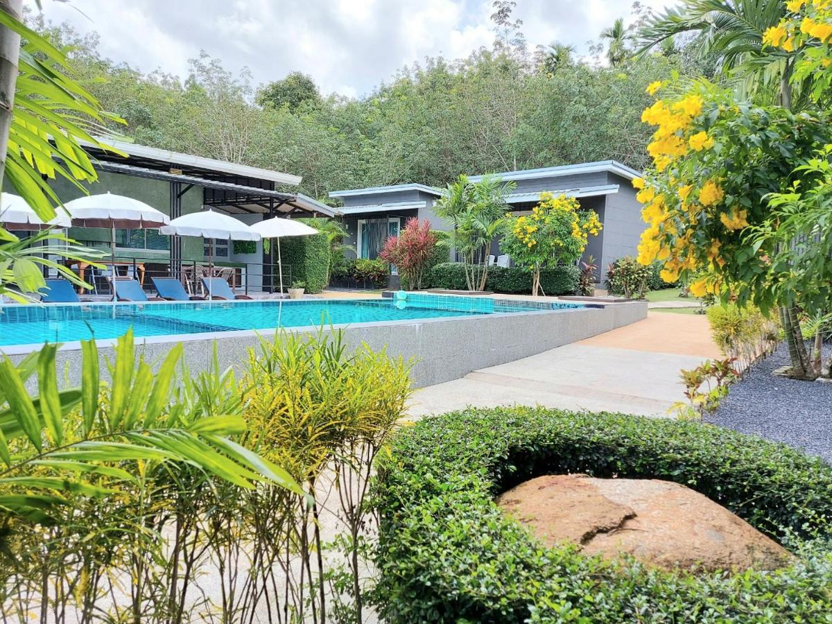 The Herbal Khao Lak Exterior foto