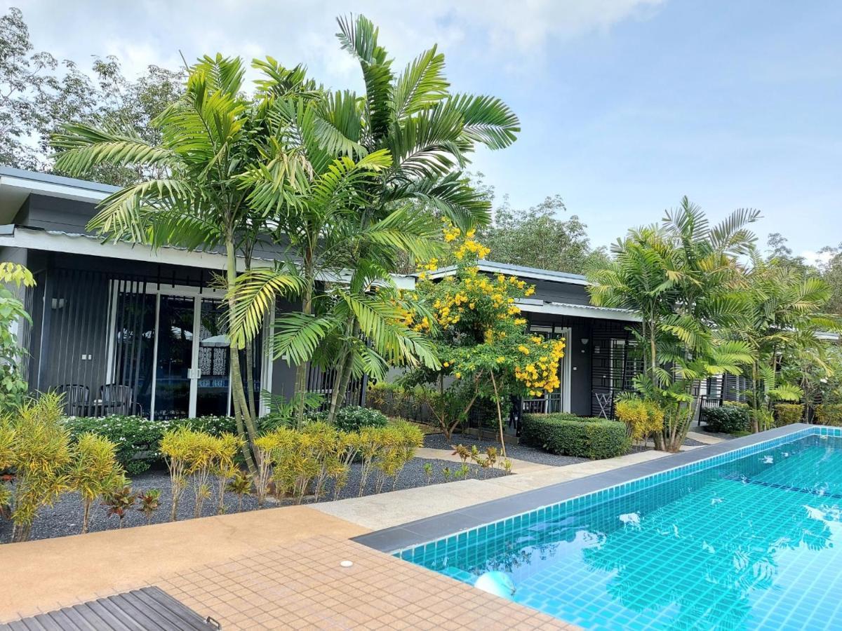 The Herbal Khao Lak Exterior foto