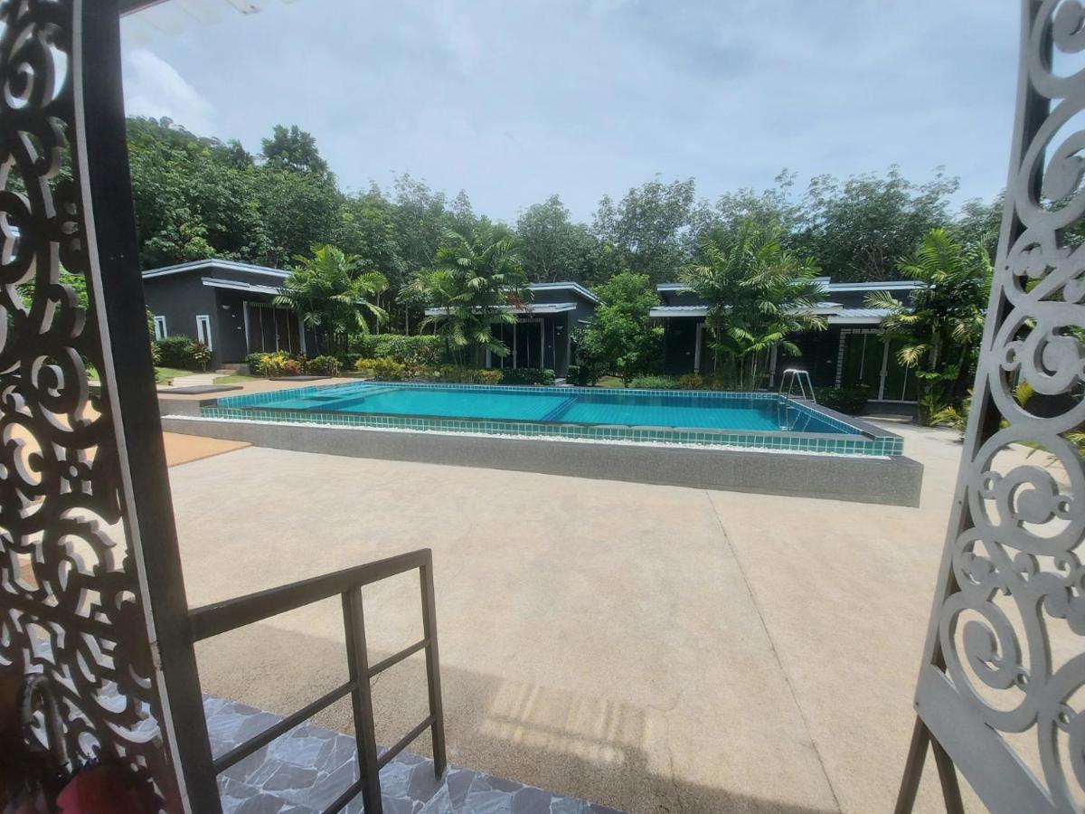 The Herbal Khao Lak Exterior foto