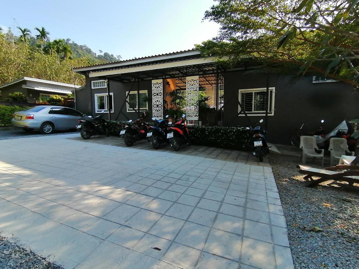 The Herbal Khao Lak Exterior foto